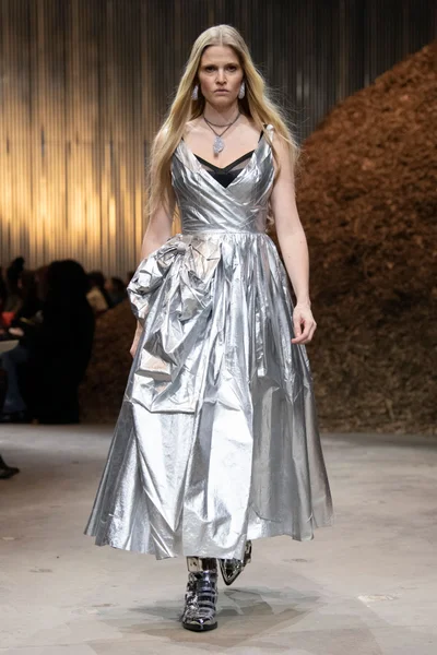 Look 33